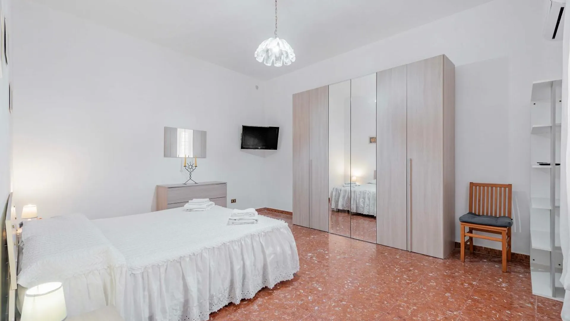 Casa Roma - Vale'S Little House Apartment