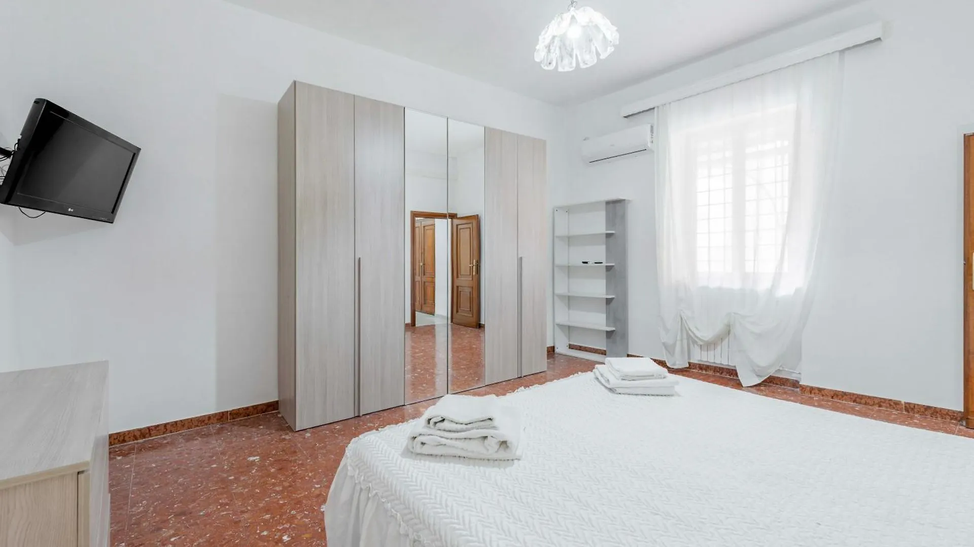 Casa Roma - Vale'S Little House Apartment Italy