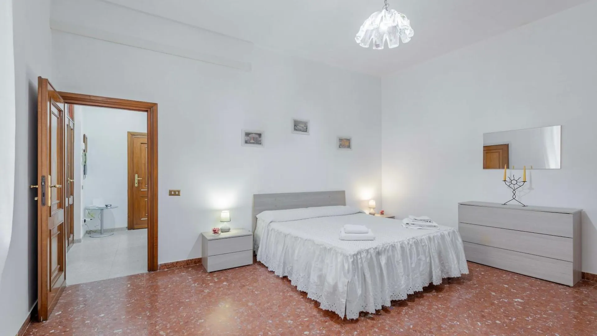 Casa Roma - Vale'S Little House Apartment Italy